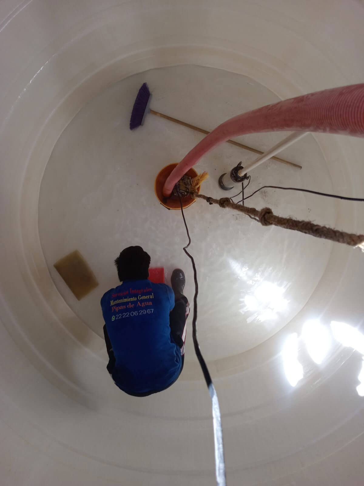 LAVA CISTERNAS Y PIPAS DE AGUA ASA   - 