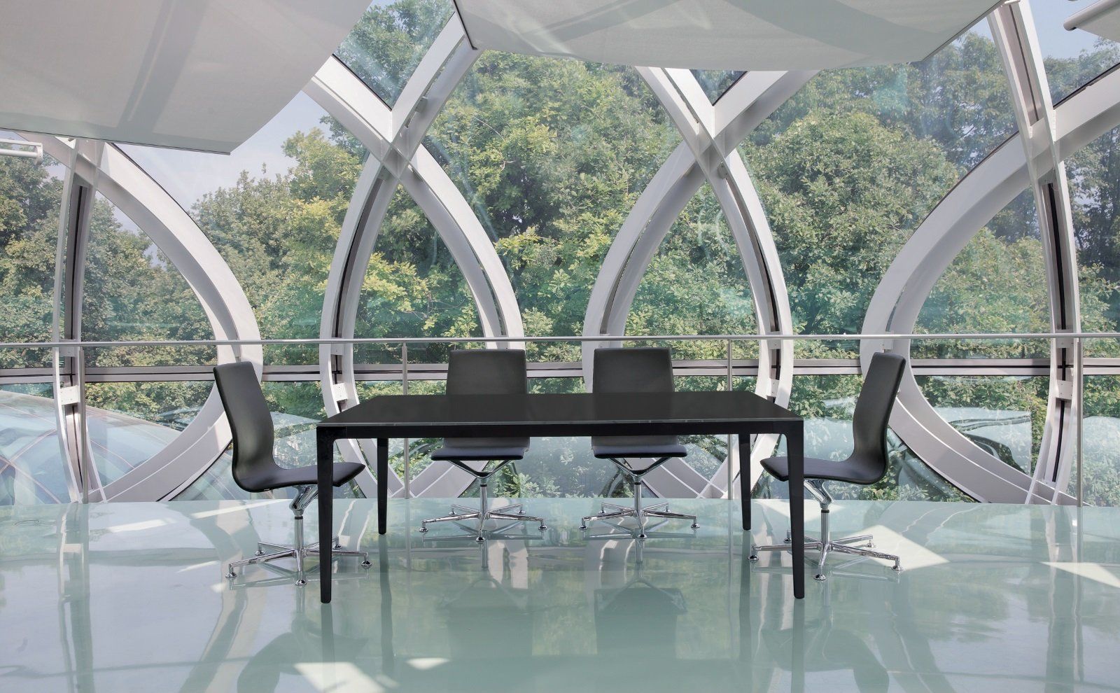 ufficio con scrivania su misura