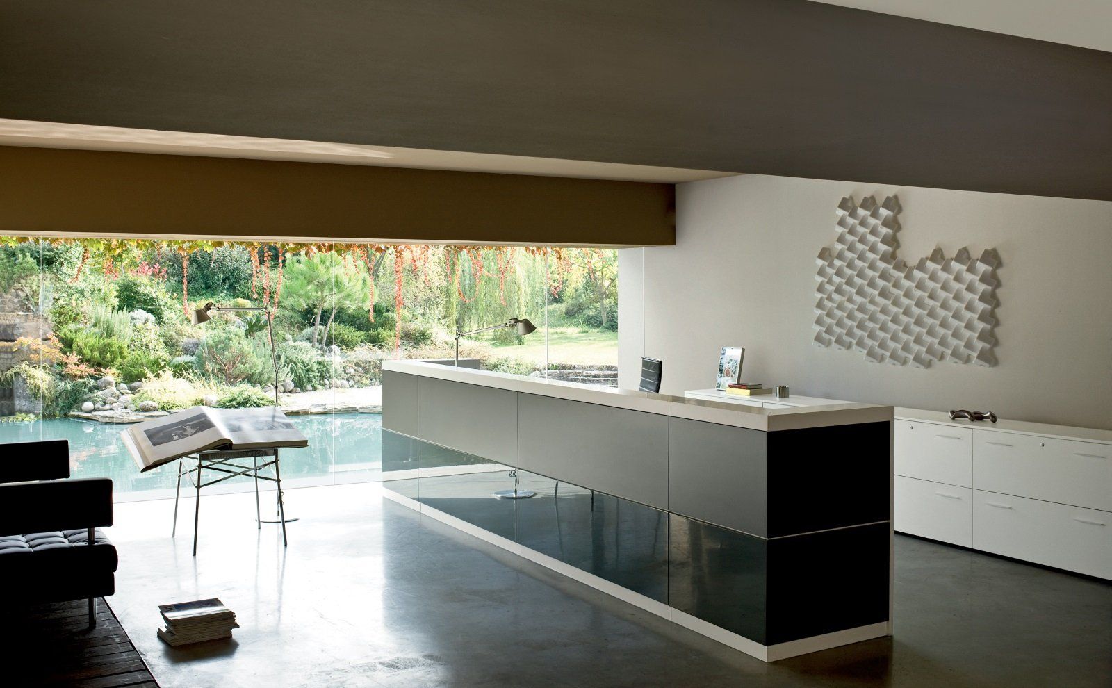 banco informazioni con arredamento su misura