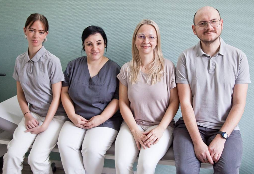 Amy Reich - Constance Ulke - Dr. med. Juliane Heimer - Florian Seidel Das Praxisteam der Hausarztpraxis Dr. Juliane Heimer.