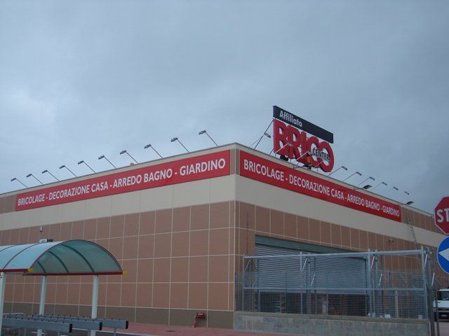 Esterno di un centro commerciale