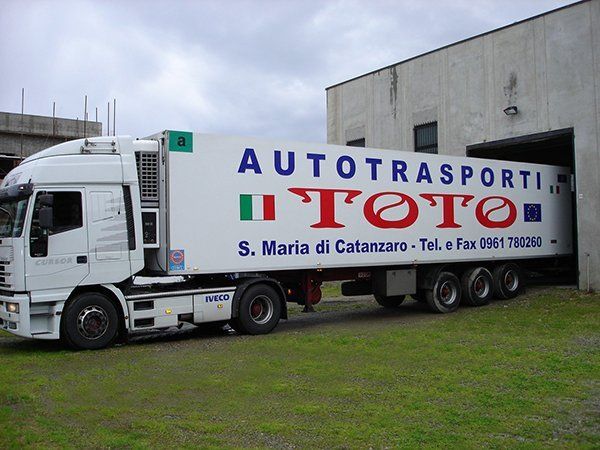 Autocarro con logo decorativo