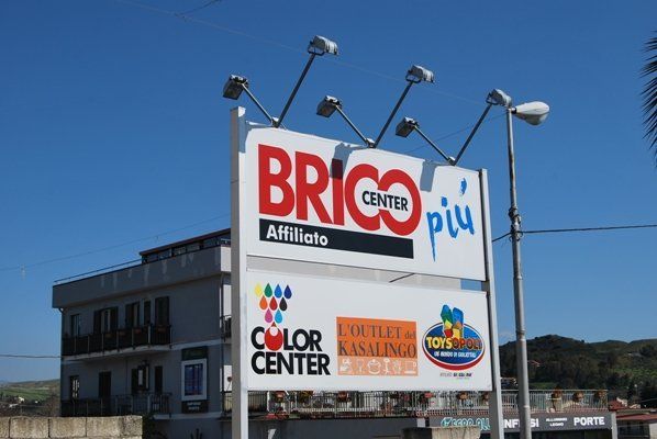 Tabellone pubblicitario per esterni