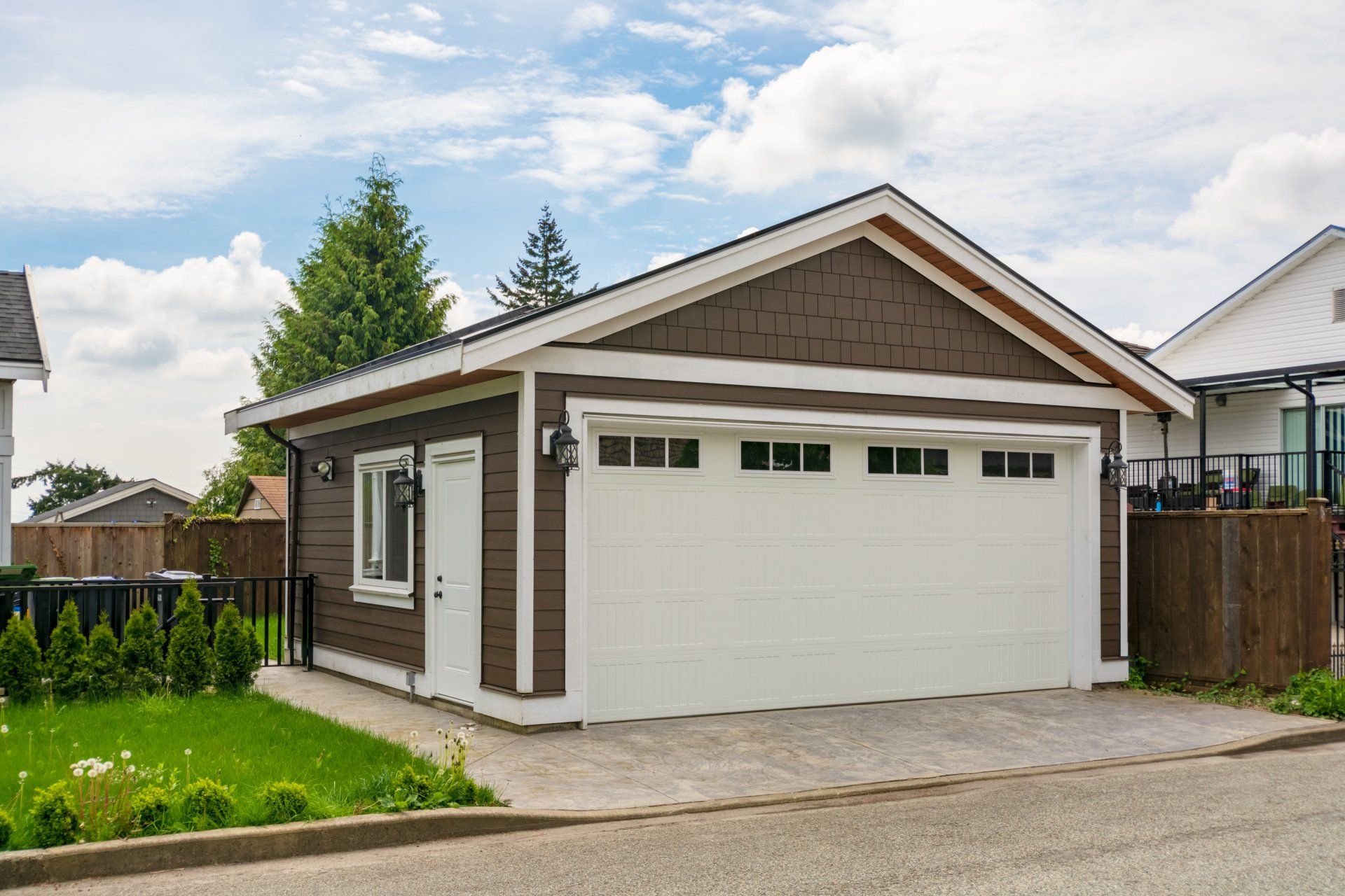 detached garage