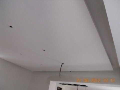 fine di lavori di installazione di un controsoffitto in cartongesso