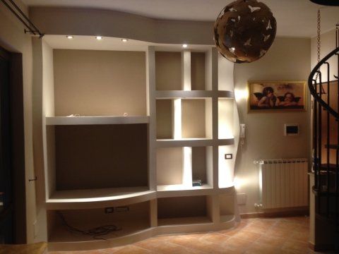libreria realizzata in cartongesso