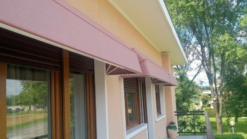 tende a cappottina per balconi e finestre