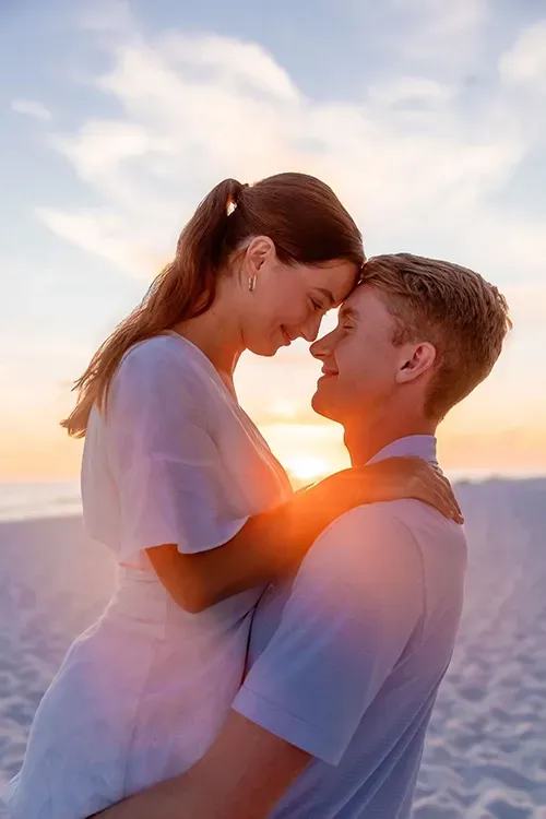 beautiful-gift-photography-couples-and-engagement-service-img