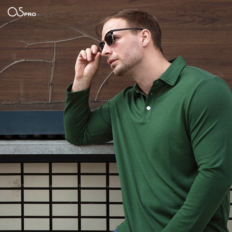 「恆定降溫3度C 」─ 專注舒適同時不失專業感
依台灣夏季氣候為基礎設計,通過多項國際標準檢測,第一件 『吸臭.降溫.防潑.快乾』 又兼具散熱、透氣、棉感跟防曬的奇異POLO。