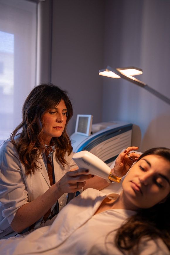 viso femminile prima di intervento estetico