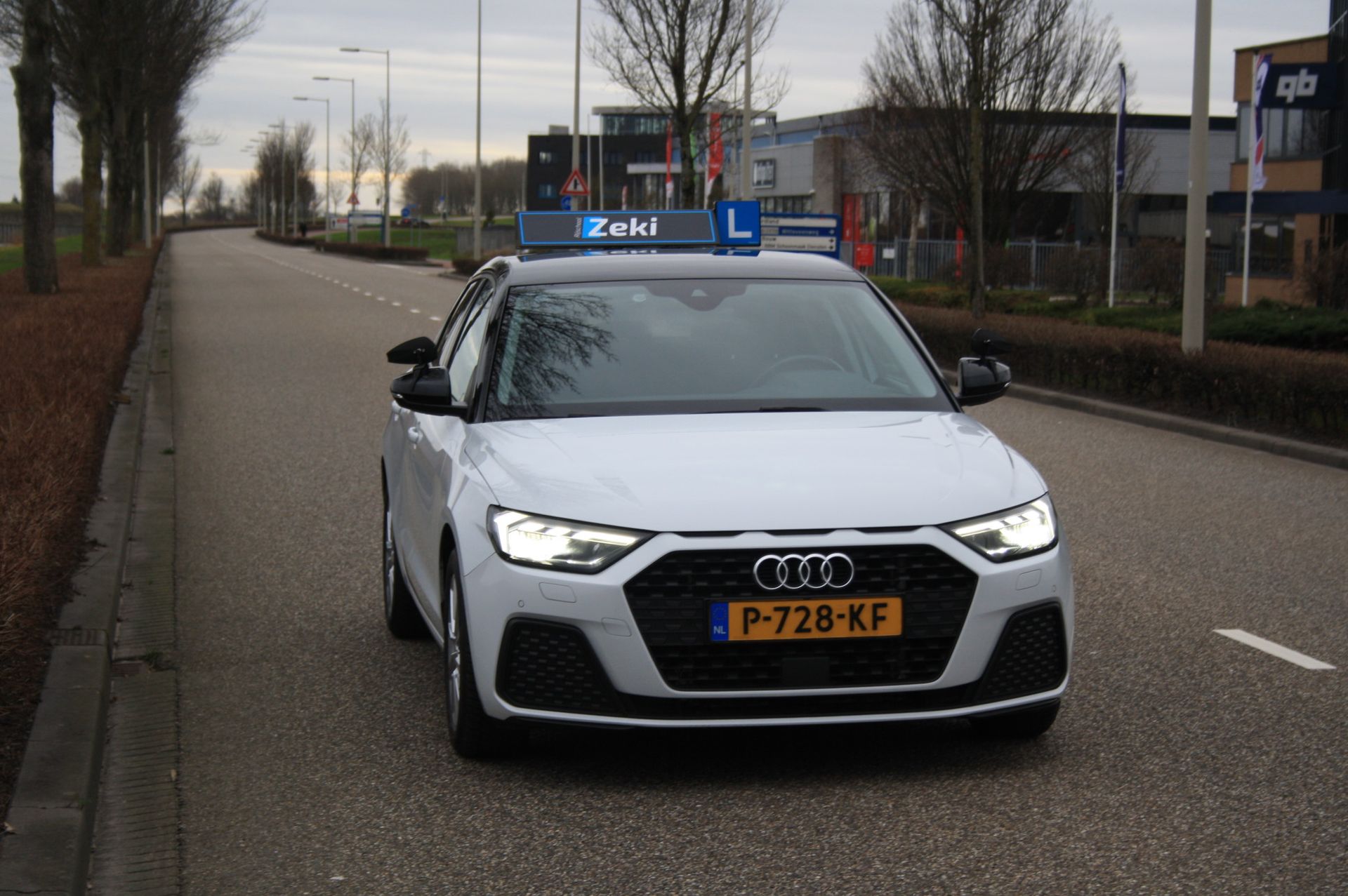 Rijschool Zeki, auto Rijbewijs B, beste instructeur, bergen op zoom, Roosendaal, Hoogerheide,  Wouw, Oud-Gastel, Rijschool, rijbewijs, Beste rijschool, Hoog referentie.