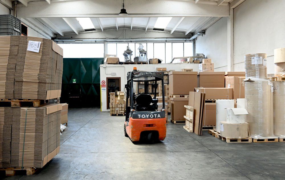 Magazzino per lo stoccaggio di sacchi di carta filtro