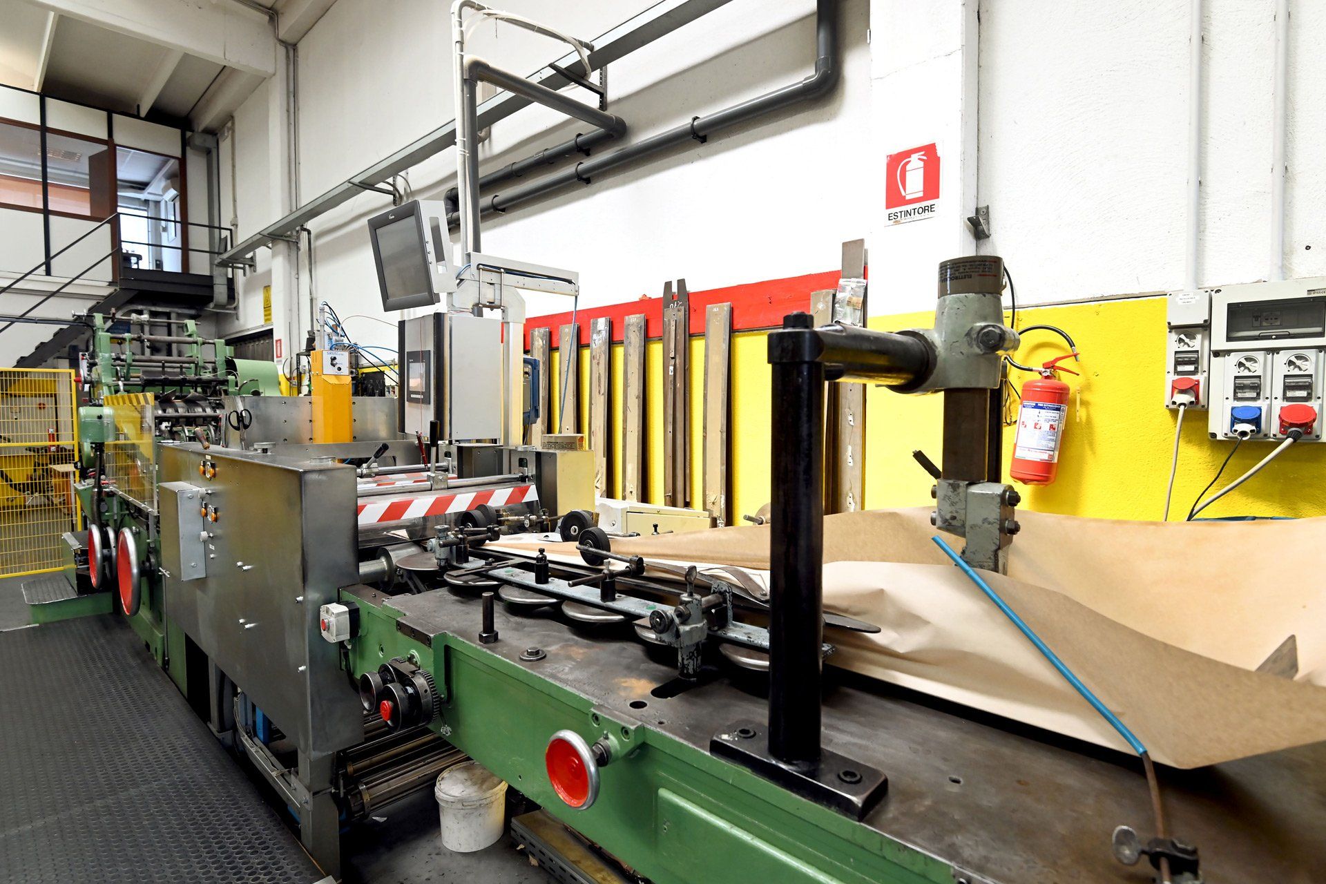 Probuction of paper bags for brand vacuum cleaners