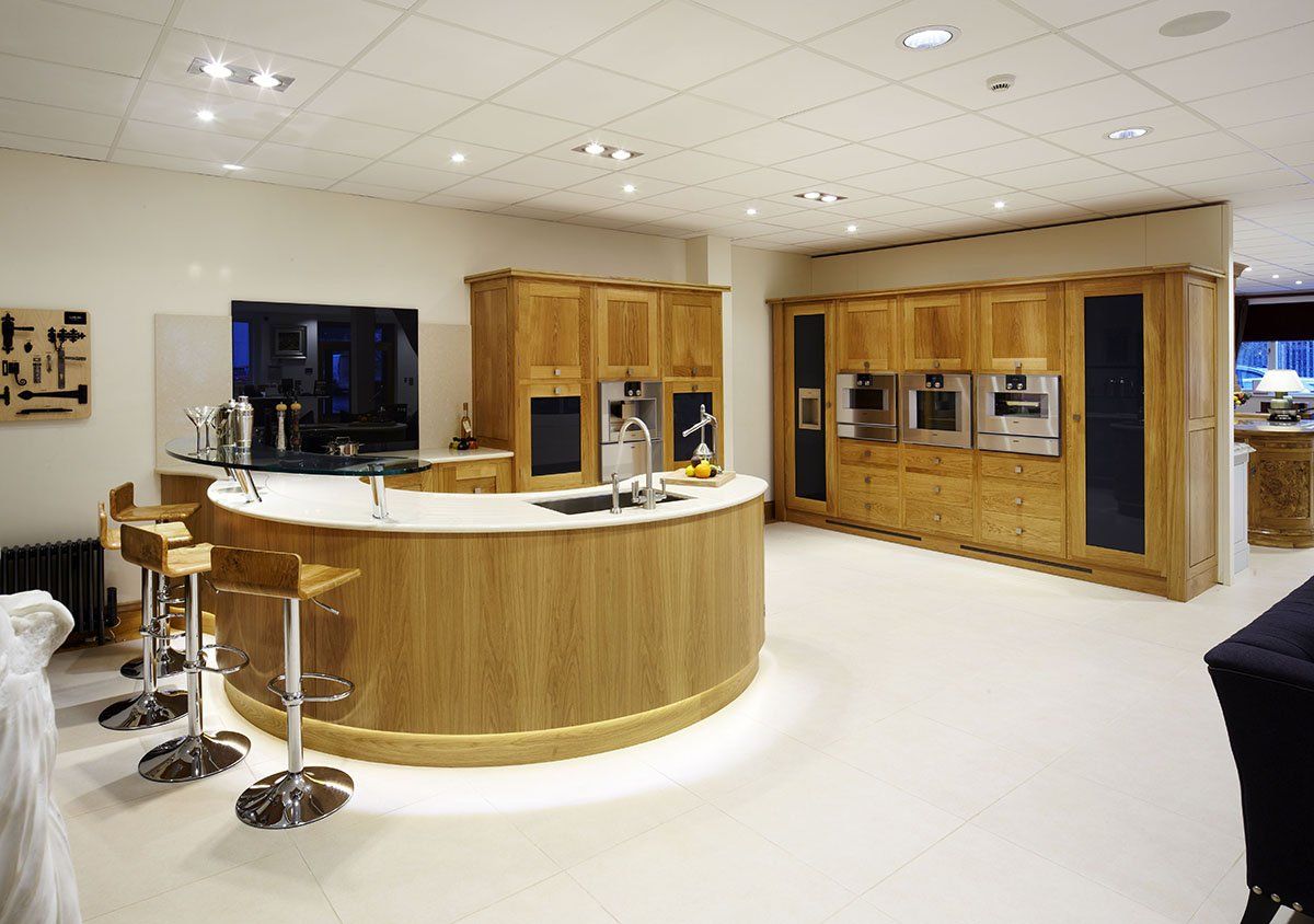 Modern Curved Oak kitchen