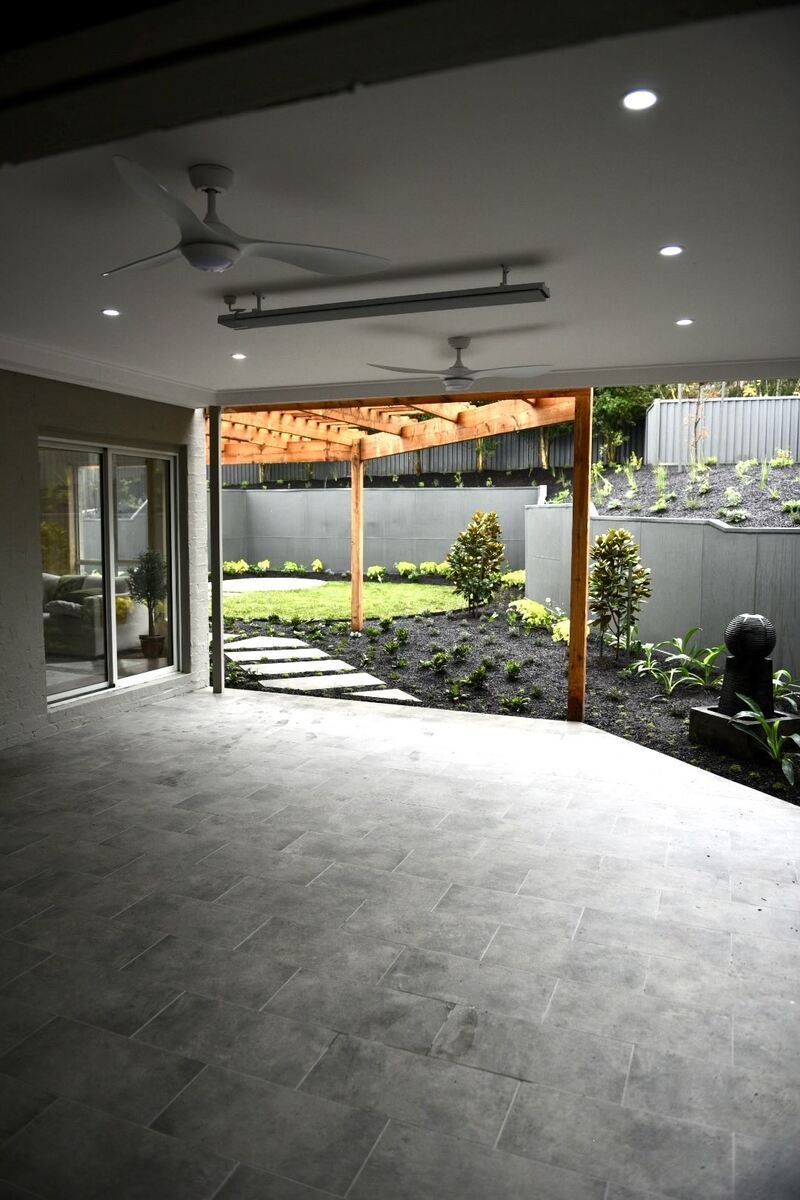 outer shed with lawn