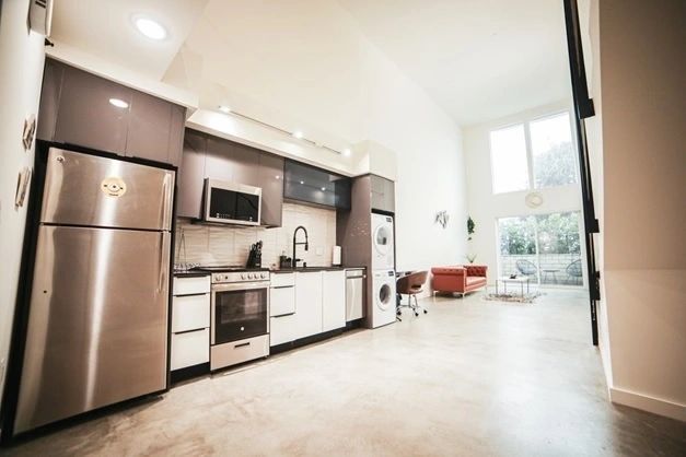 Modern kitchen — San Diego, CA — White Horse Electric