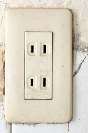 Old electrical outlet — San Diego, CA — White Horse Electric