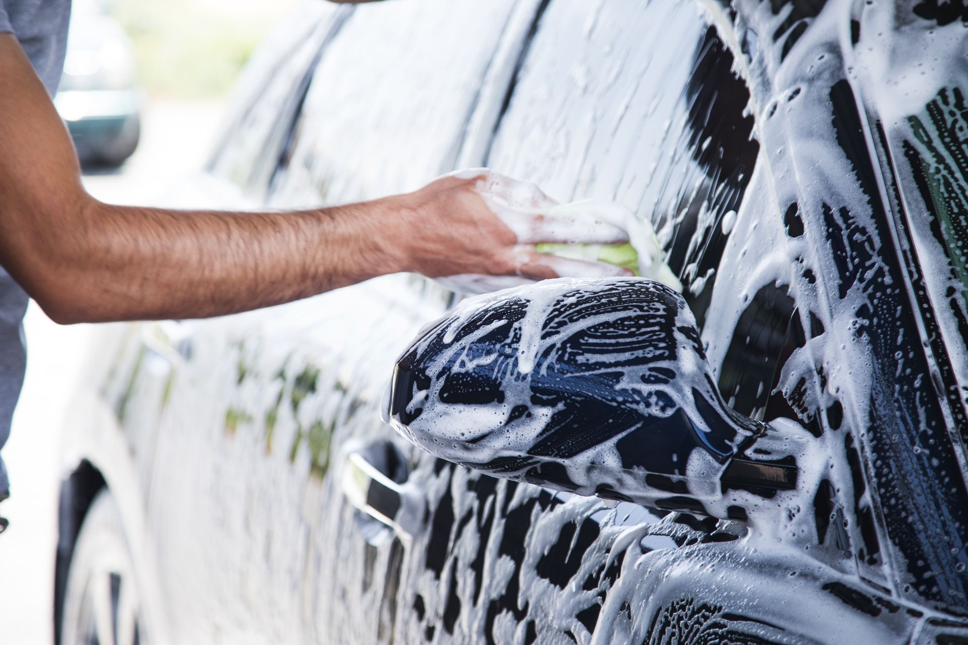 Detailing center worker