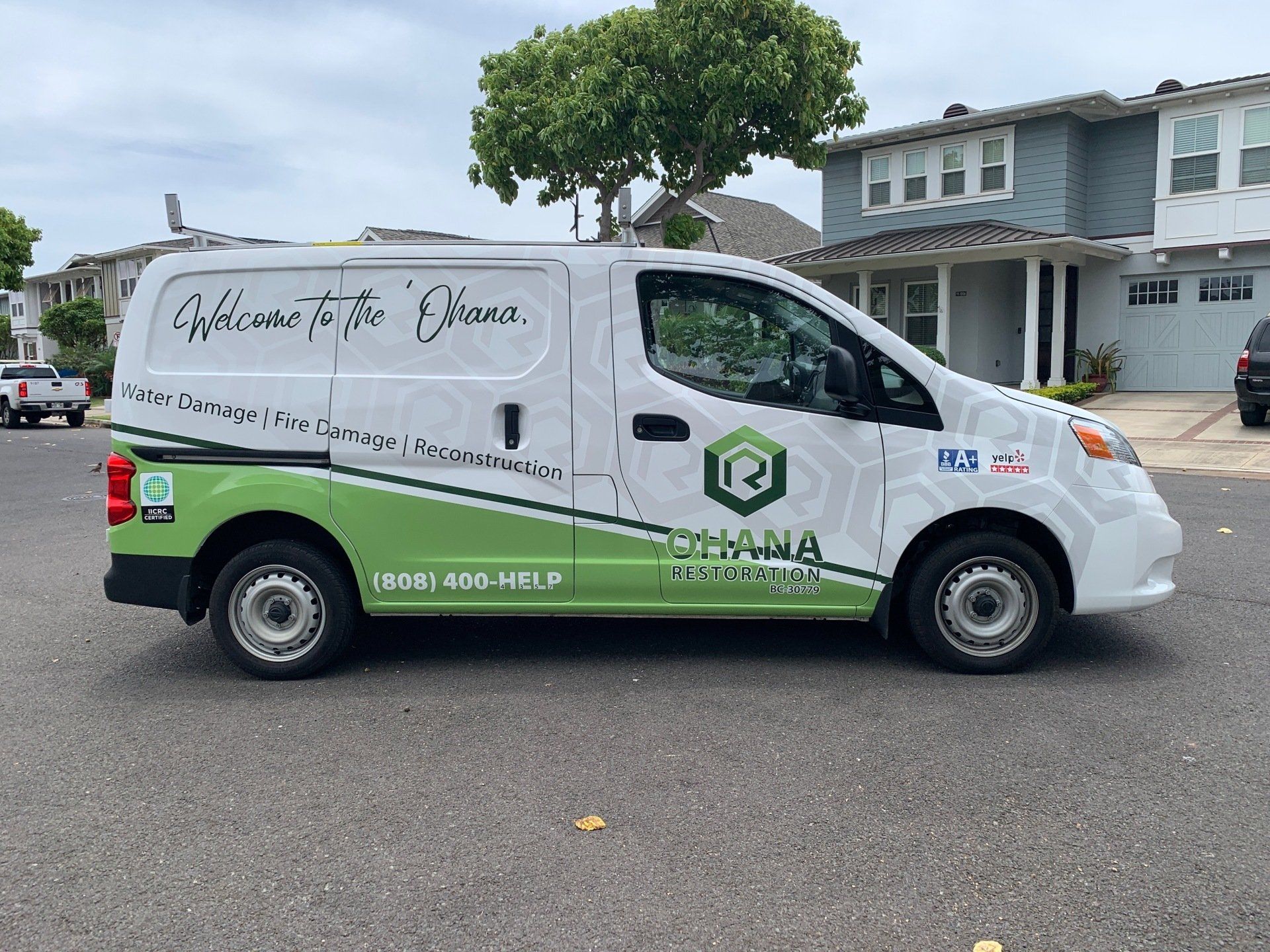 side view signage for cars