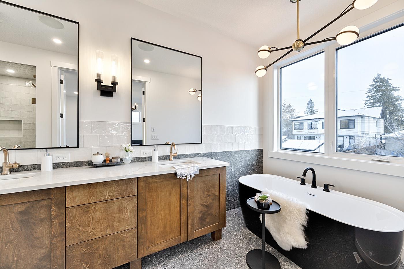 Luxury bathroom, smart appliances,