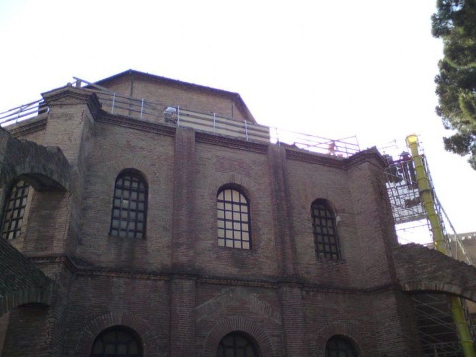 facciata di una basilica