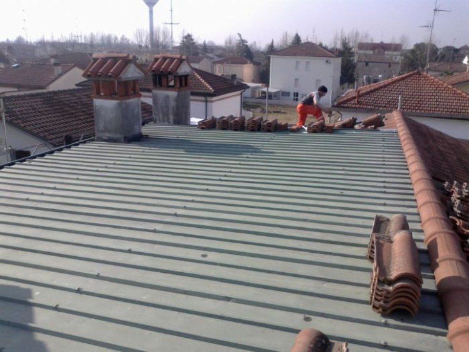 realizzazione tetto con tegole