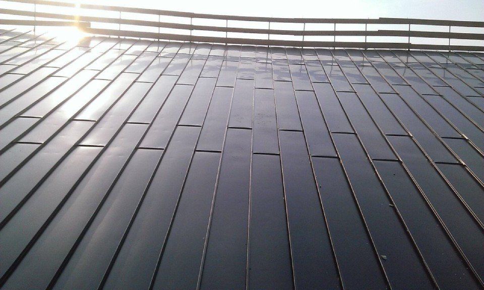 tetto con materiale impermeabilizzante