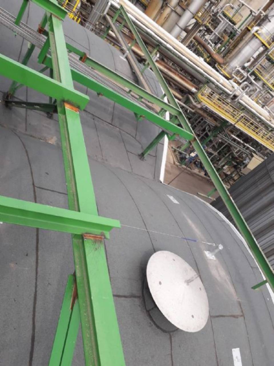 linea vita con guaina scura