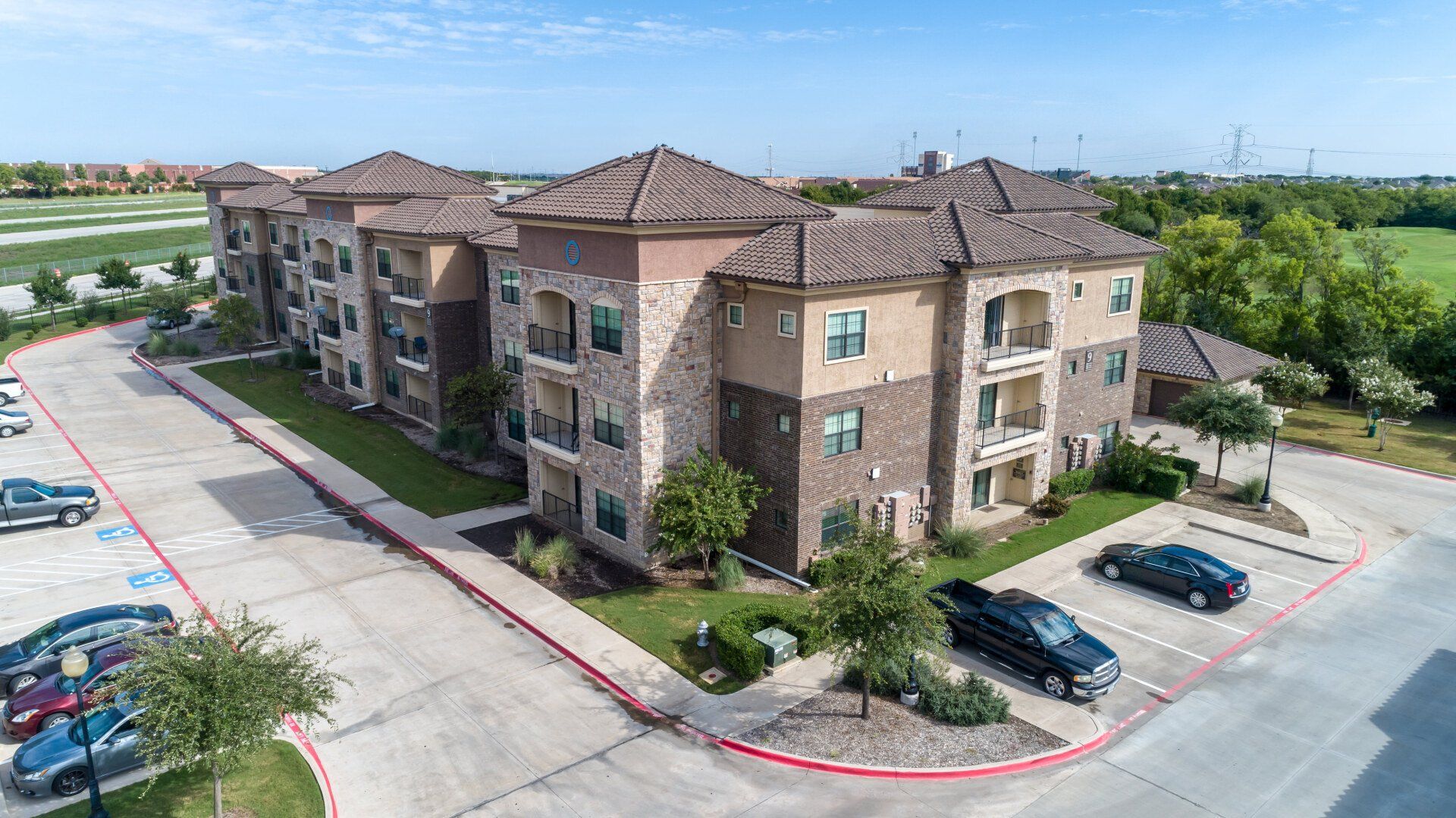 Community Exterior | Evolv