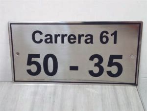 Placas de nomenclatura en todos los materiales: acrílico, metálicas, madera. Diseños modernos.