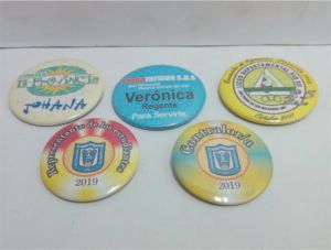 Llaverplas, diseño y fabricación de pines y escarapelas en Envigado