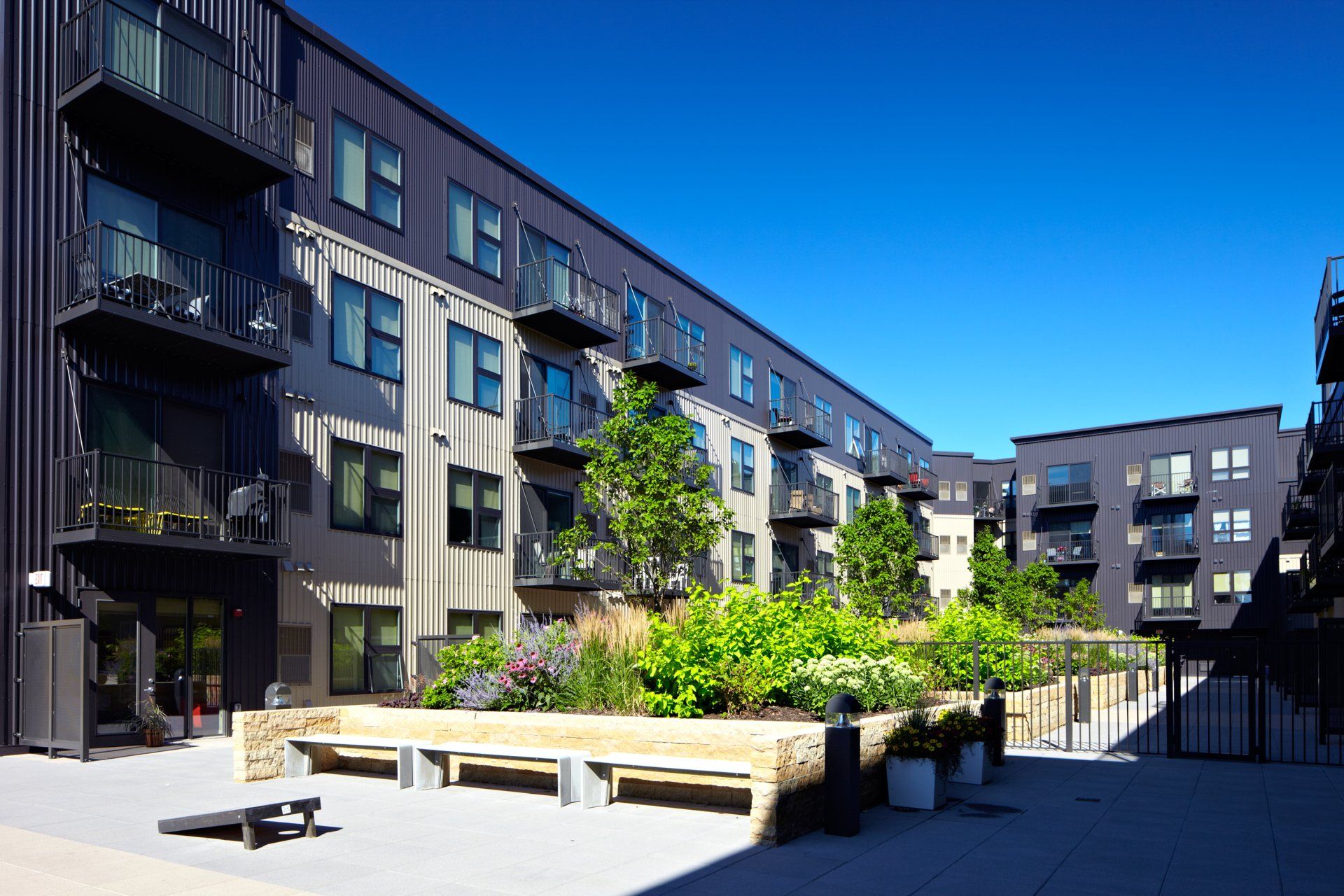 Outdoor Courtyard | 222 Hennepin