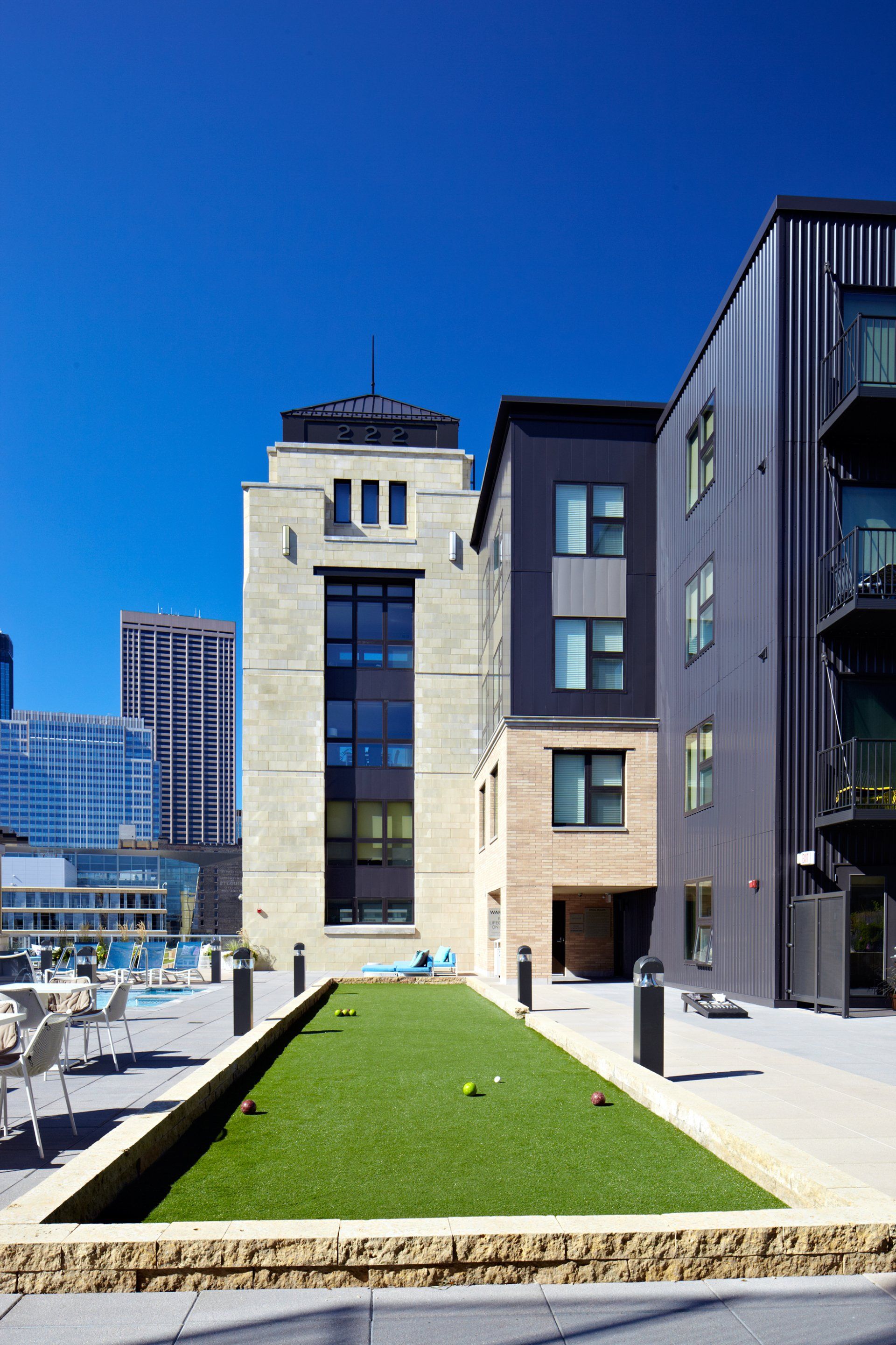 Outdoor Golf Amenity | 222 Hennepin