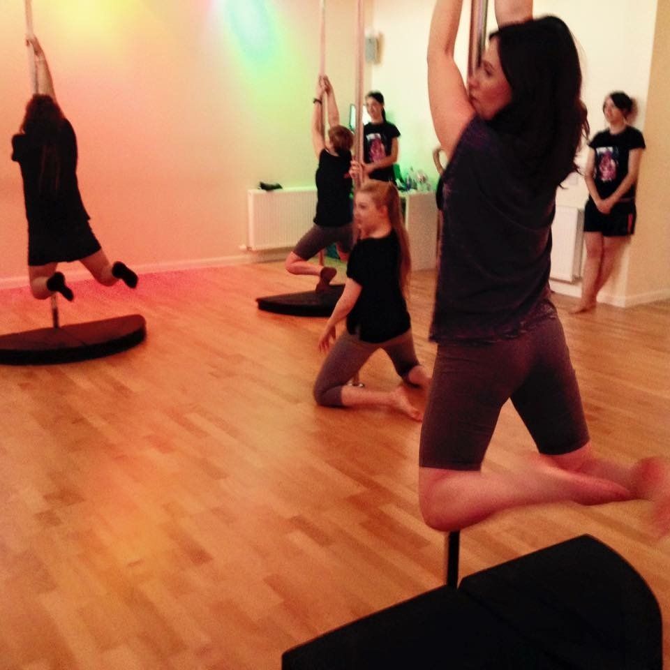 Spinning Pole Dance Workshops - Cardiff - Pole Twisters