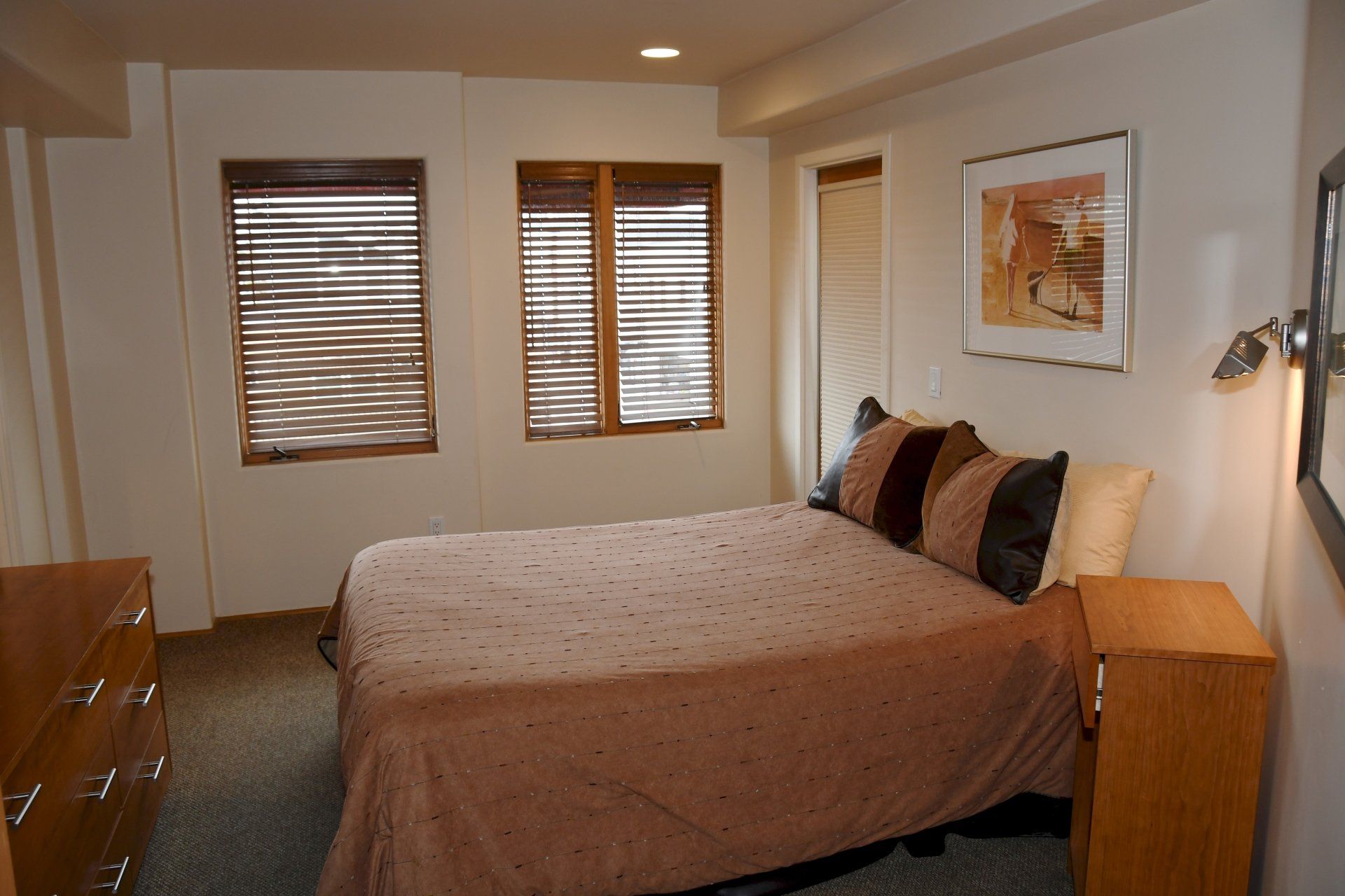 741 Brighton Court twin beds