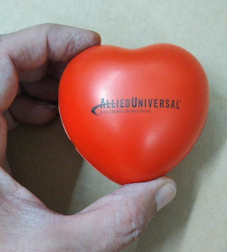 כדור לחץ לב אדום