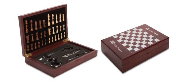 סט מוצרי יין בקופסת שחמט