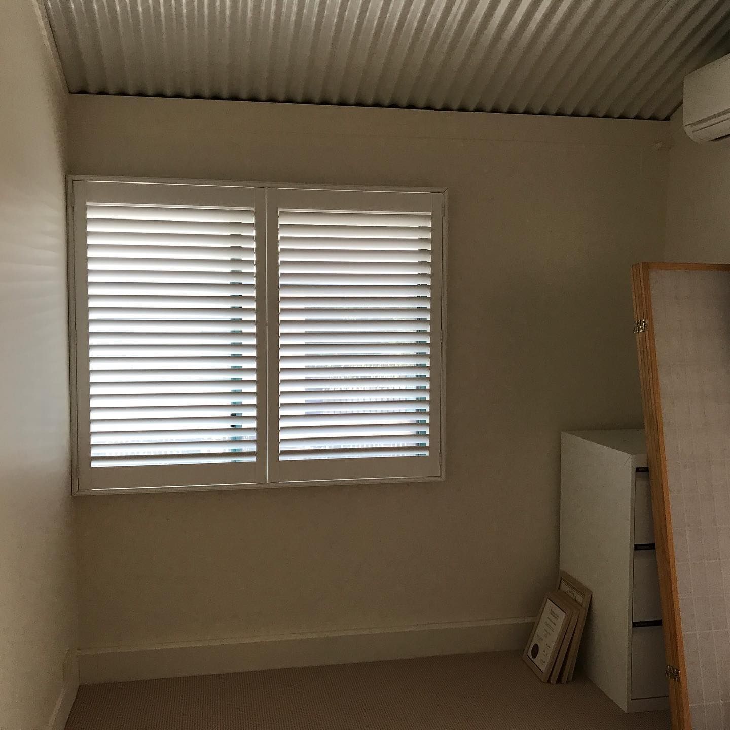 A Small, Empty Room With a Window — BlindDESIGN in Byron Bay, NSW
