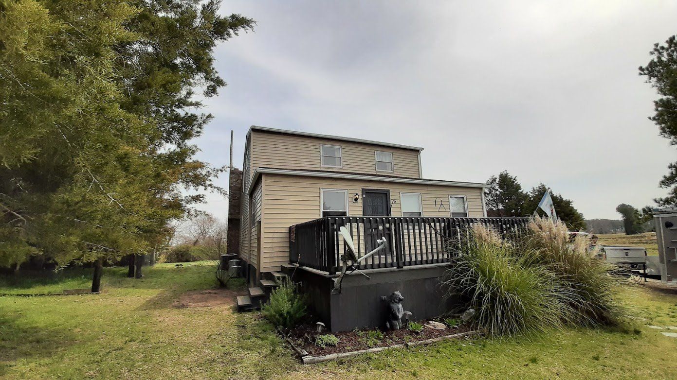 House with Lawn – Lititz, PA – Trailside Spouting, LLC