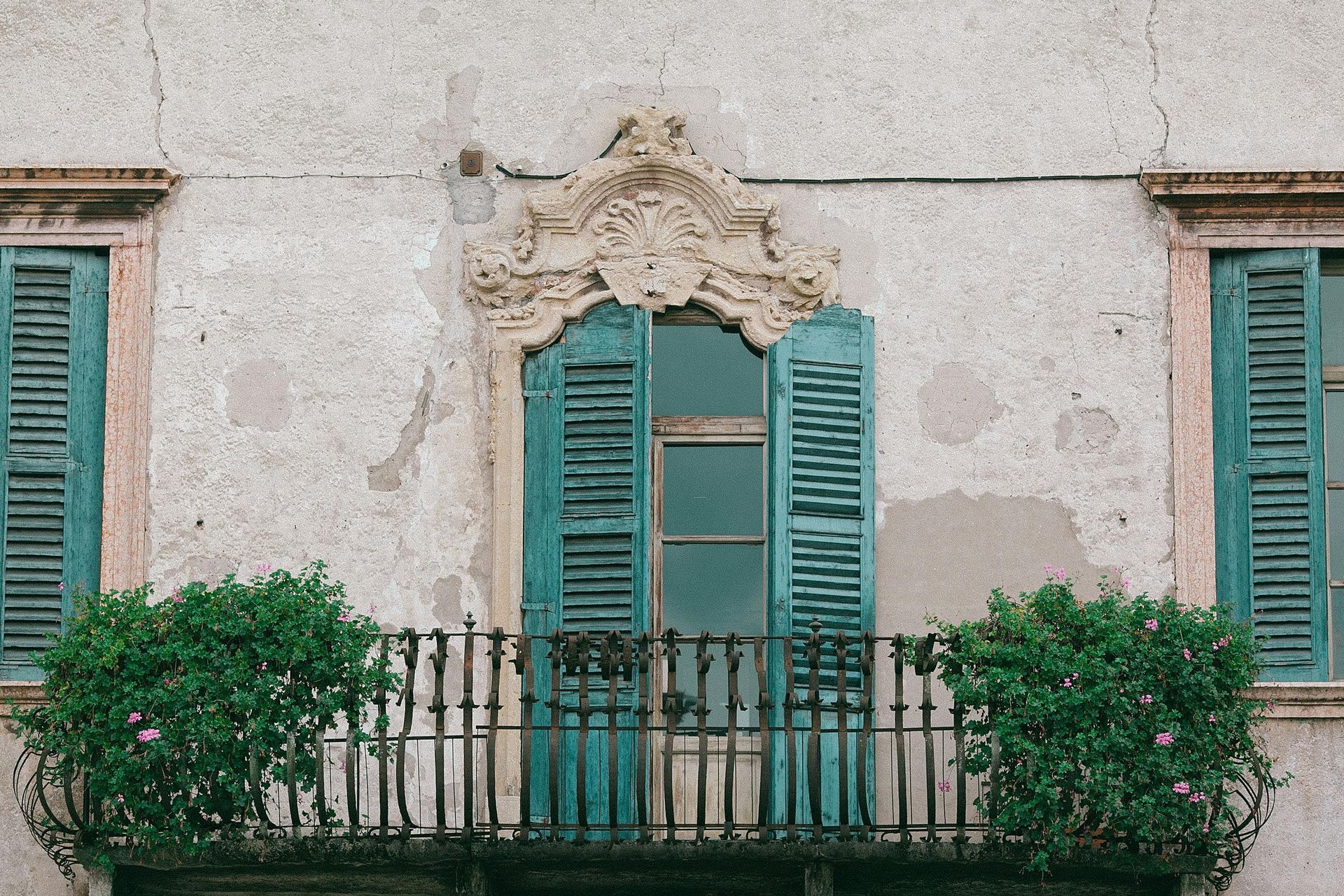 Fresh External Restoration Plastering in Windaroo