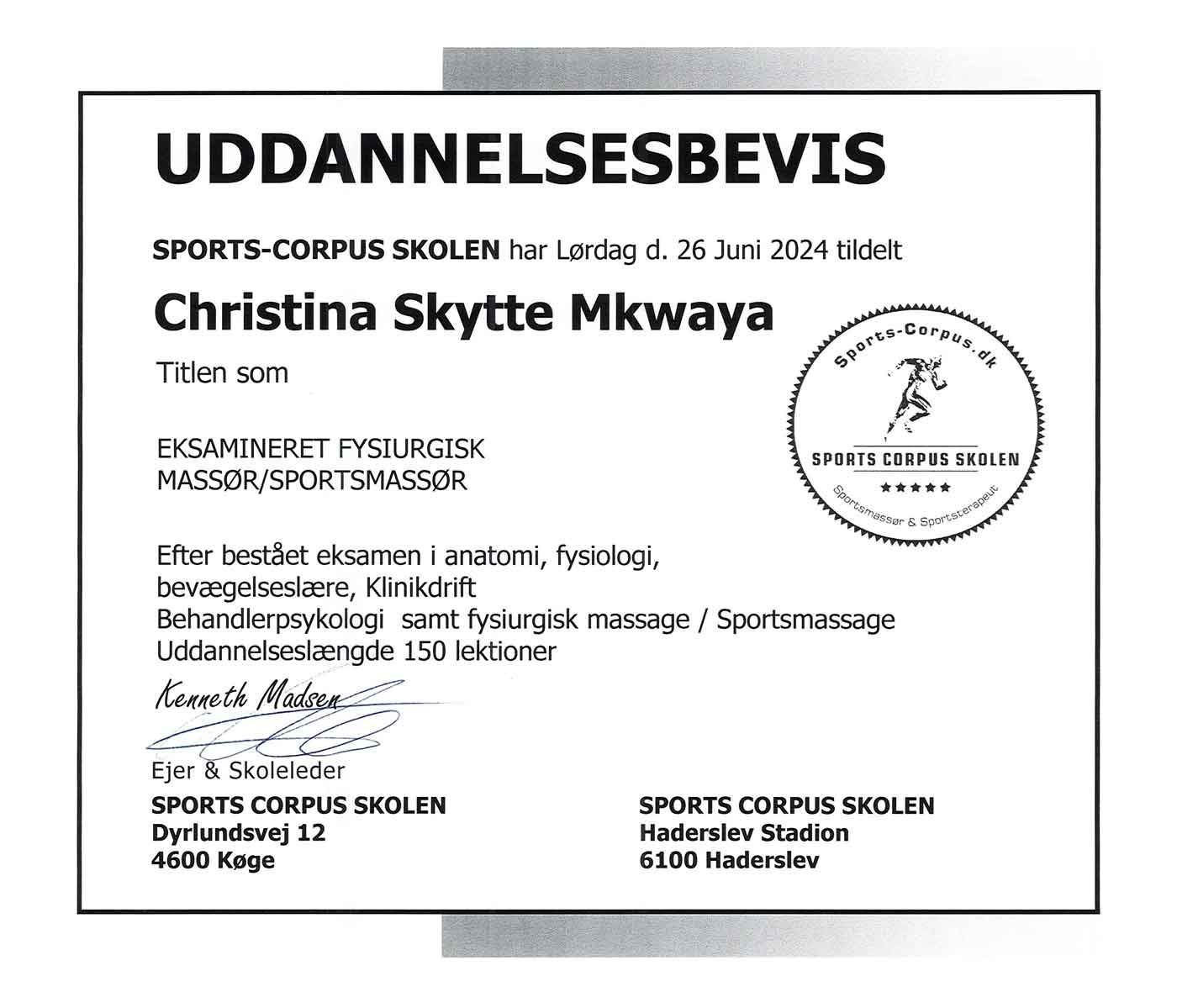 Certifikat fra SPORTS-CORPUS SKOLEN, juni 2004. Christina Skytte Mkwaya certificeret som massageterapeut.