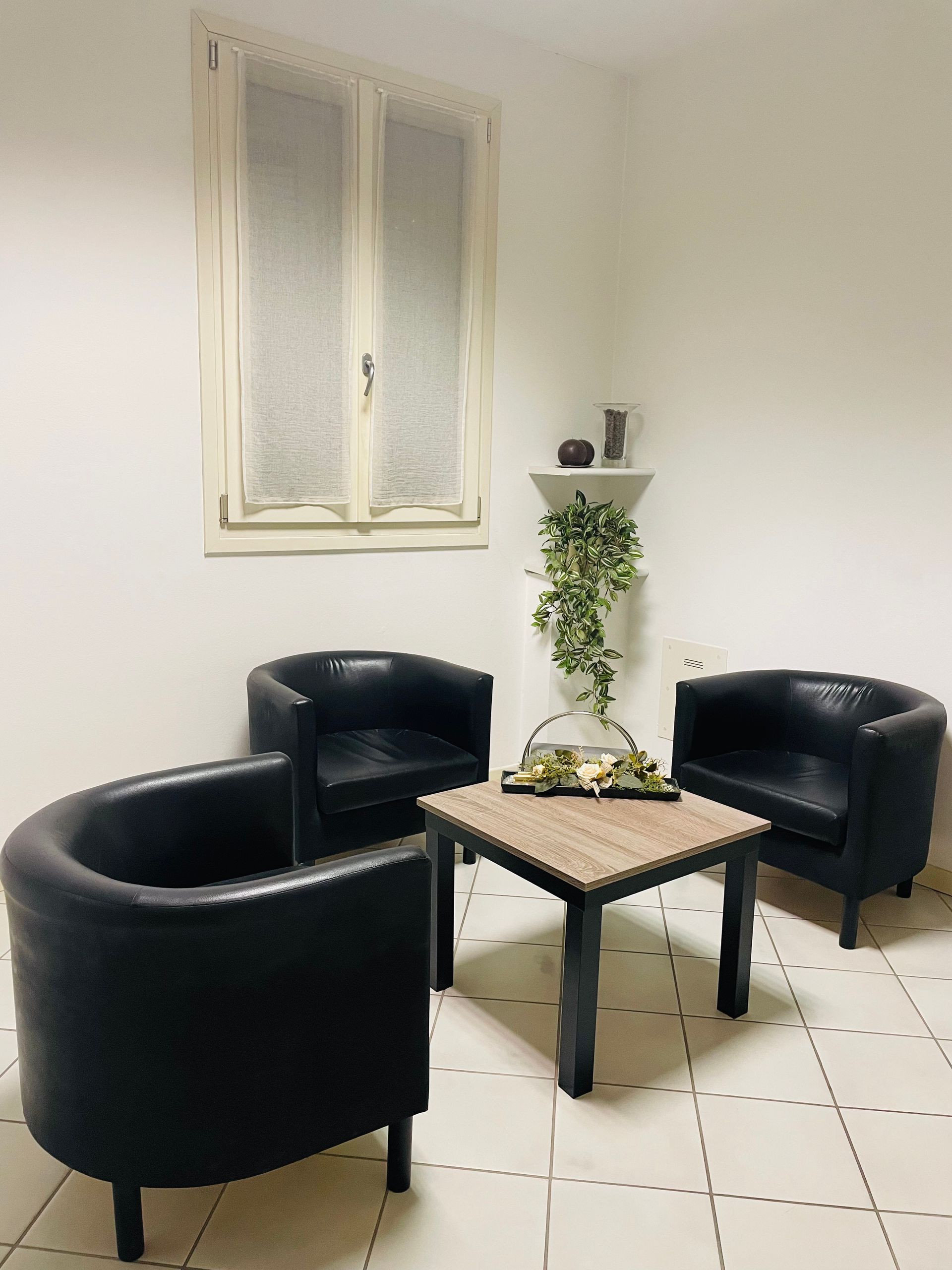 Azeta Servizi Srl - Sala attesa