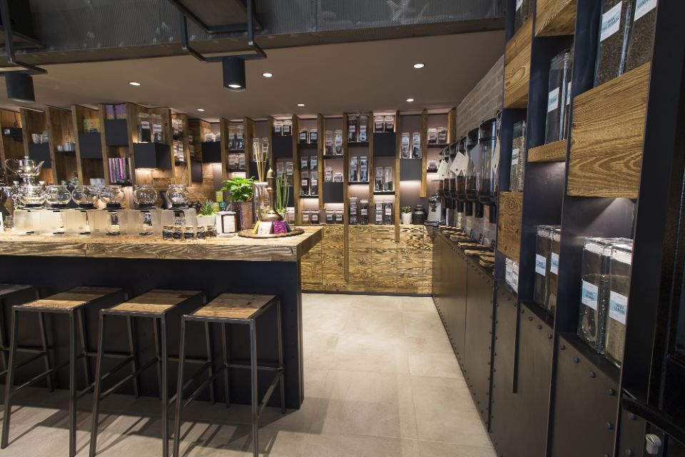 arredamento per negozi in metallo