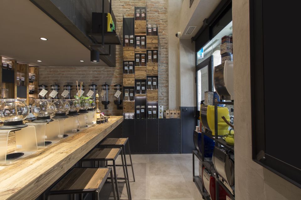 sedie e sgabelli in metallo per negozi