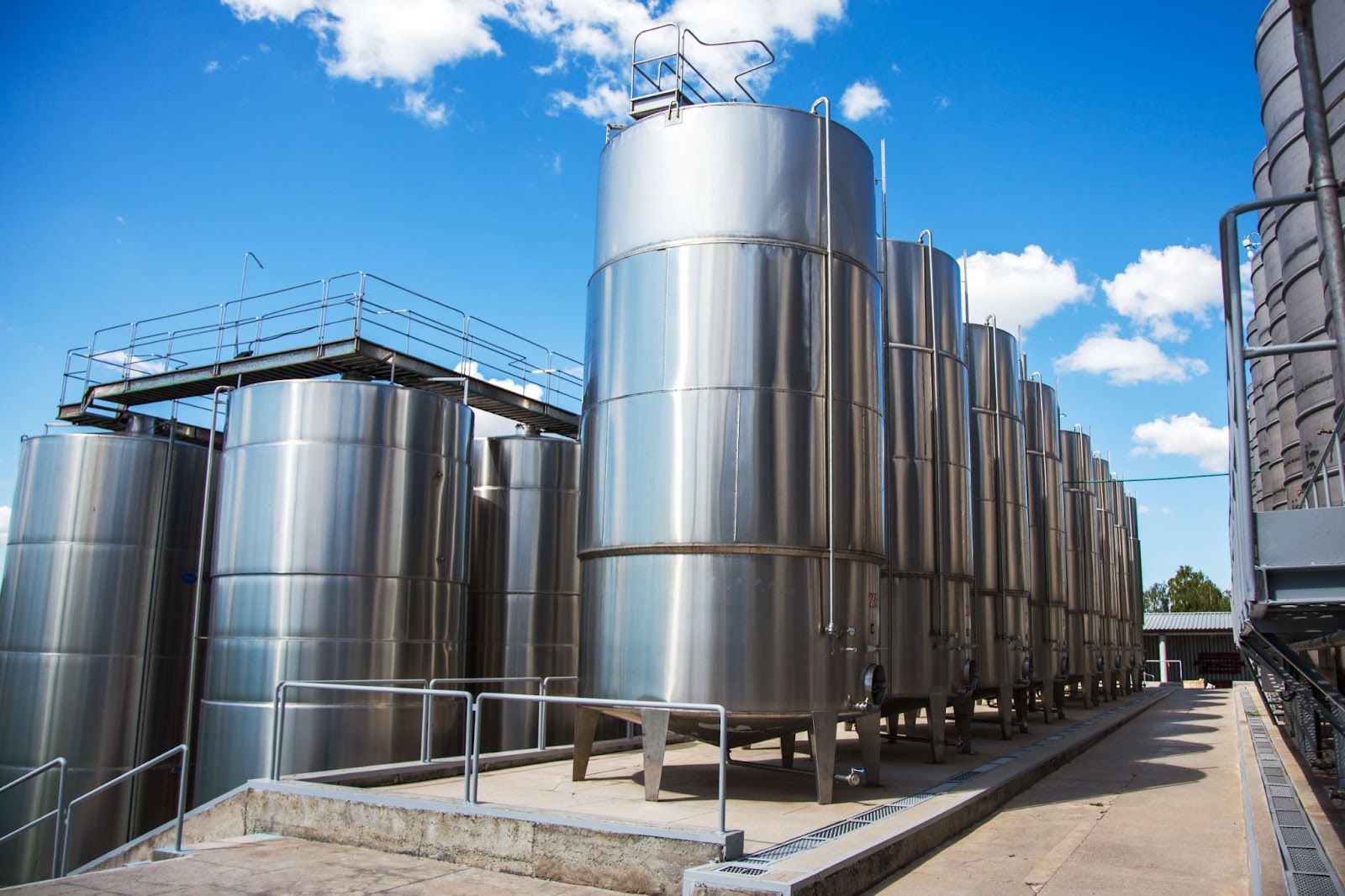 Different Grades And Types Of Stainless Steel Tank