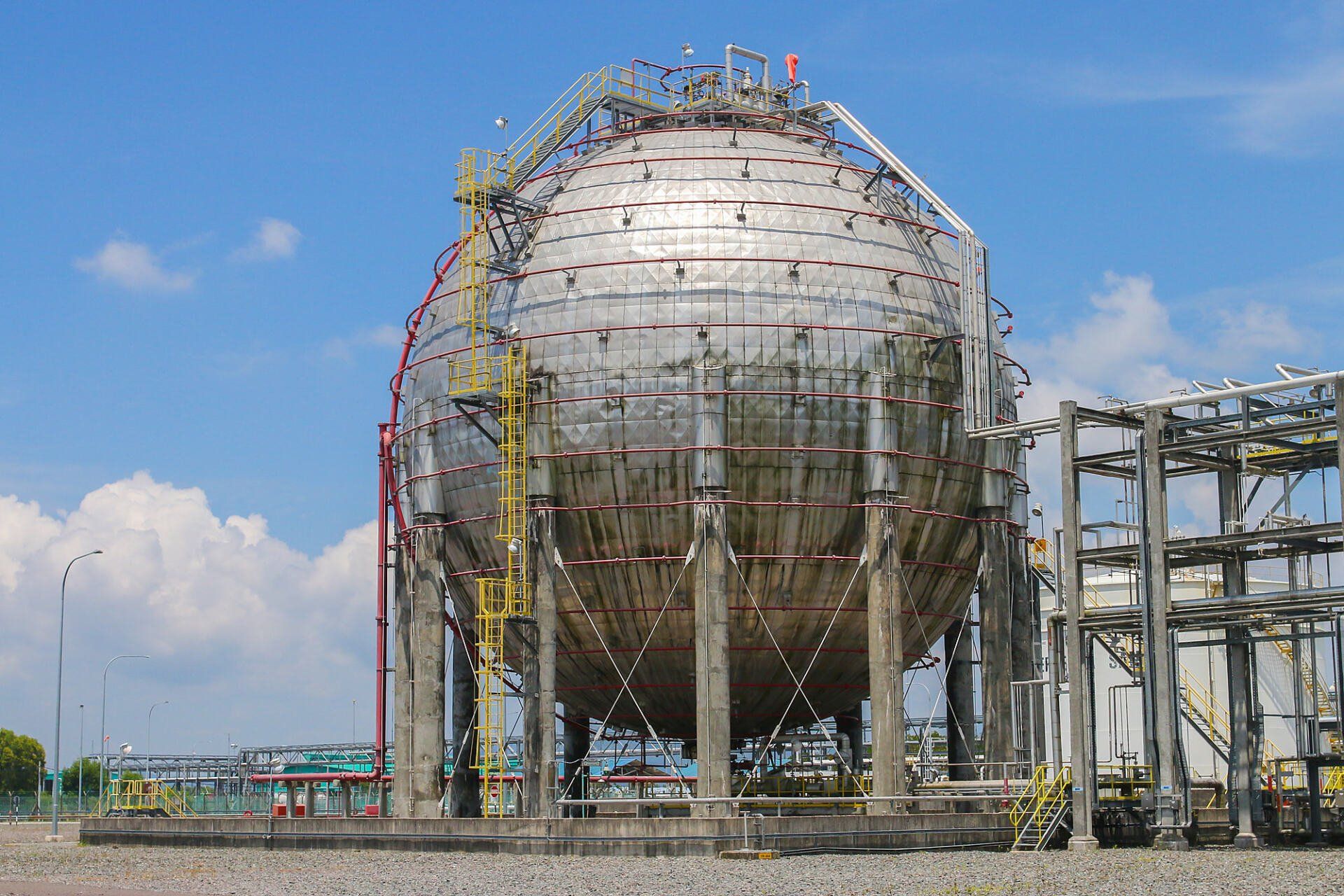 Spherical storage tanks