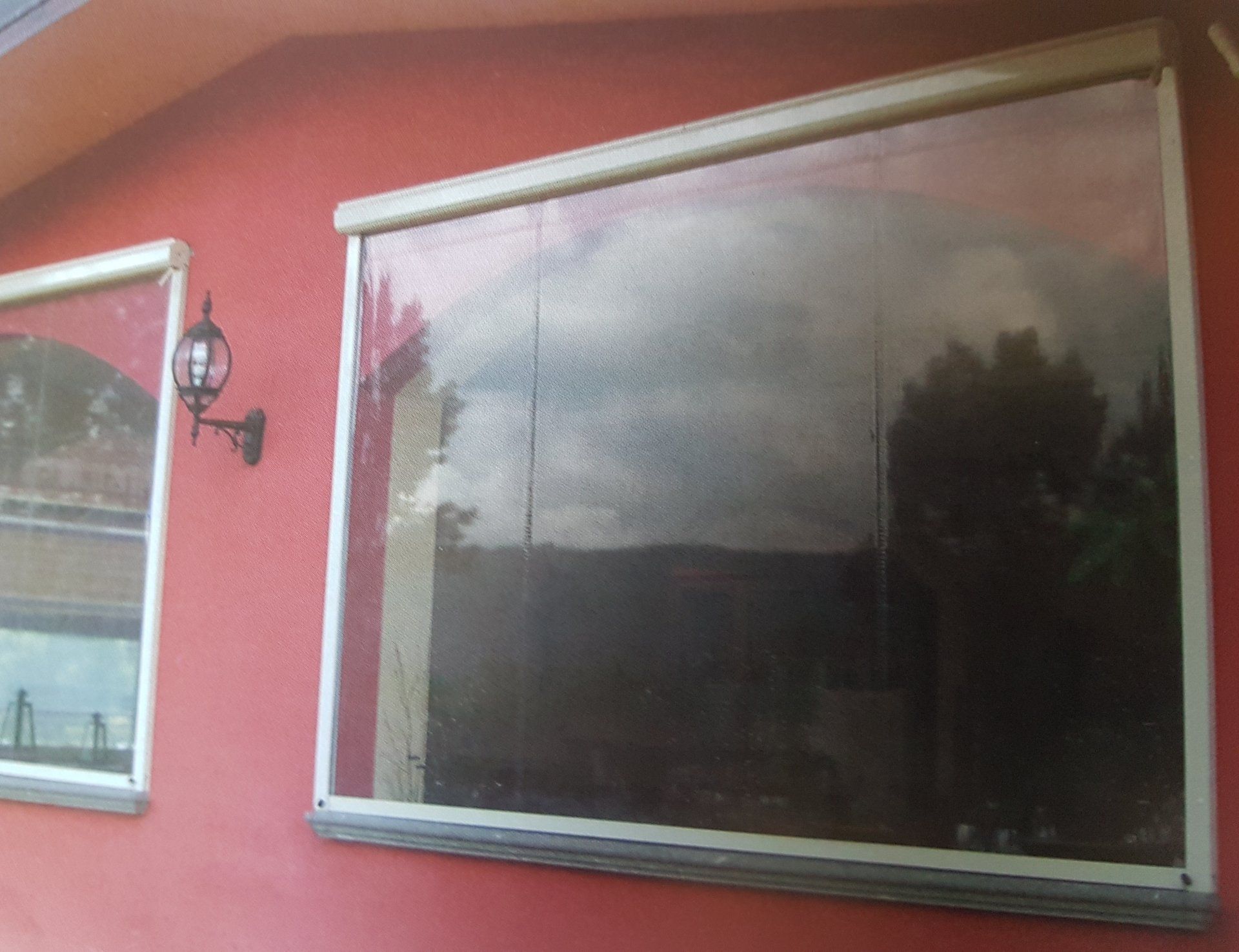 Tende per pioggia e vento