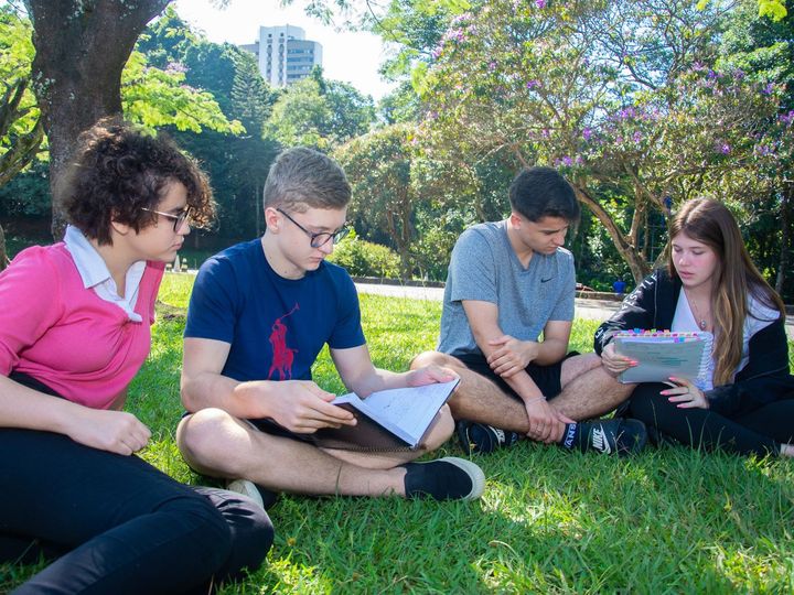 Ensino forte. Educação humanista, ativa e de excelência. Colégio Nossa Senhora do Morumbi. Pensamento Livre.