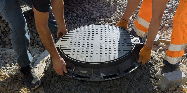 Septic Tank Backups: Causes, Signs, Fixes & Prevention Tips