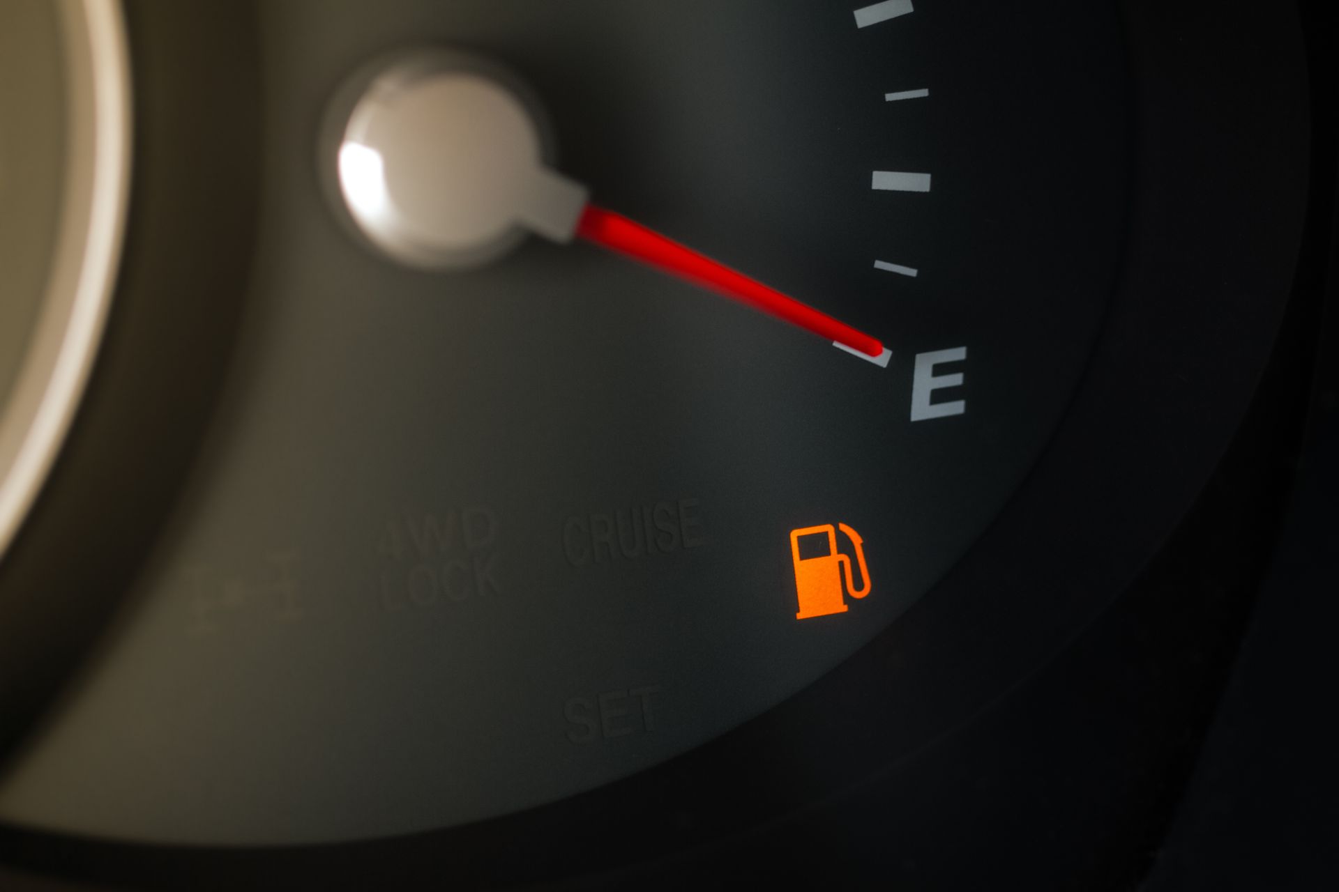 Fuel dashboard alert on empty